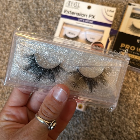 False lashes bundle - Picture 2 of 5